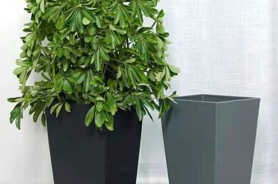 Custom large plastic plant pots (2)