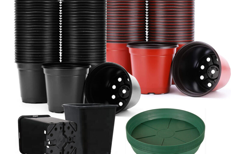 Square plastic black nursery pot (4)