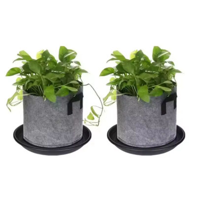 Fabric grow bag for plant growth and gardening use