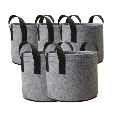 Fabric grow bag for plant growth and gardening use