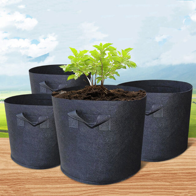 Breathable fabric grow bag for flower planting