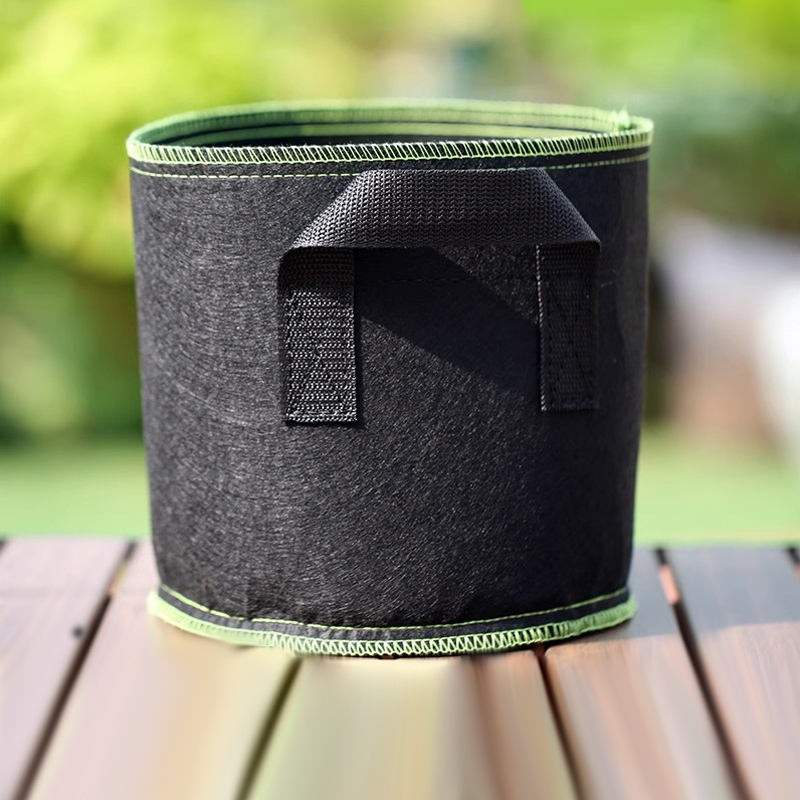 Breathable fabric grow bag for flower planting