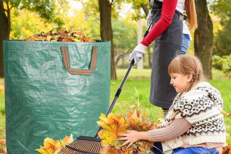 Reusable waterproof plastic grow bag for garden planting